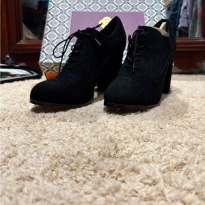 Isola Black Lace-Up Heels NIB - size 8